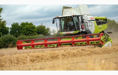 Аренда комбайна для уборки урожая и негабаритные перевозки в Николаеве