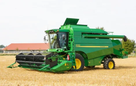 Уборка зерновых на площади 300 га в Каланчаке