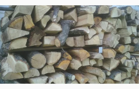 Дрова для каміна з доставкою