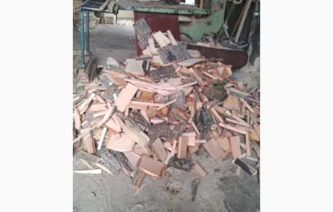 Обрезки ясеня на продажу