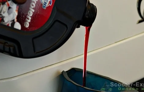 Моторное масло двухтактное 2T (Semisynt) в продаже