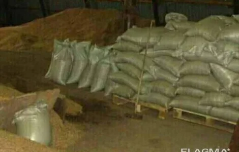 Продаємо відходи кукурудзи в мішках