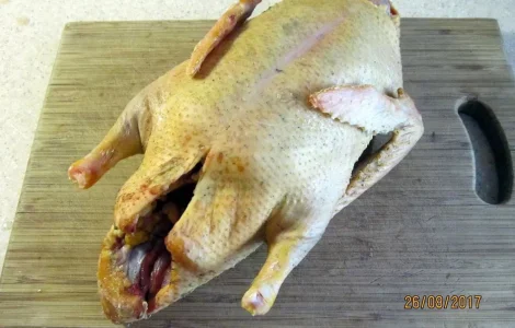 Тушка молодої утки з ніжним м'ясом