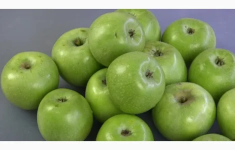 Купую зелені яблука для переробки оптом
