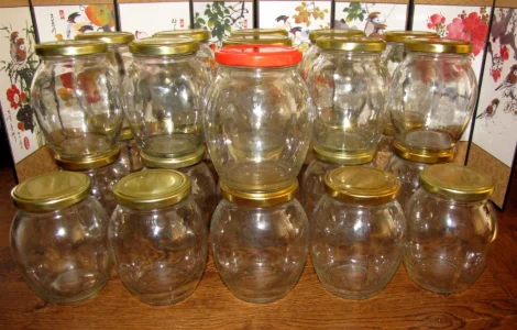 Стекло тара. Банки с крышками