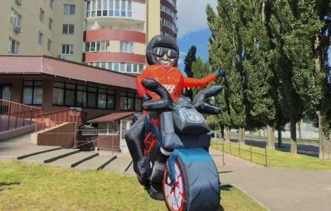 Наружная реклама человек надувной 3D копии товаров