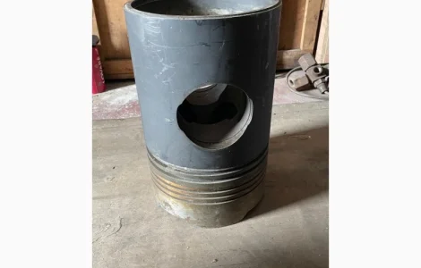 Поршень двигуна Sulzer 25/30