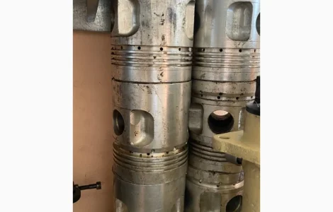 Поршень двигуна 6Ч 9