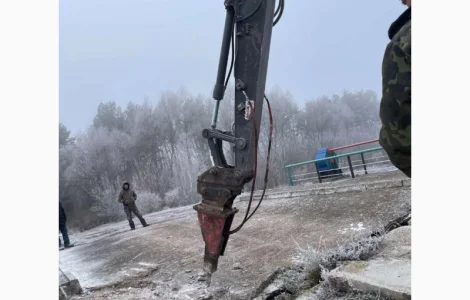 Оренда екскаватора з гідромолотом