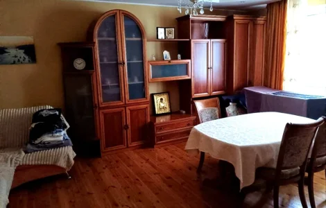 Простора двокімнатна. Миколи Голего 5. Без комісії для покупця