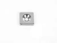 Магнит под потай 12x12x3mm 7/3 х 1 отверстие