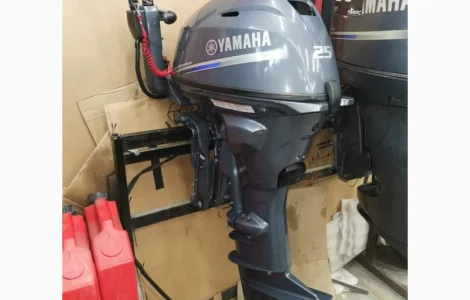 Продам лодочный мотор б/у. Yamaha - 25