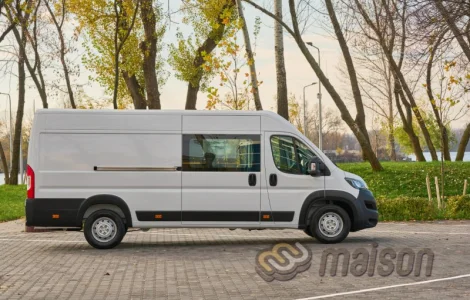 Переобладнання Peugeot Boxer у вантажопасажирський