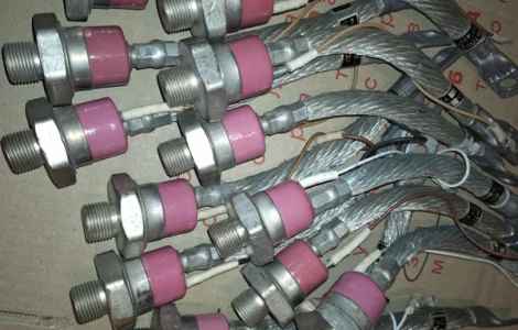 Тиристор ТЛ2-200