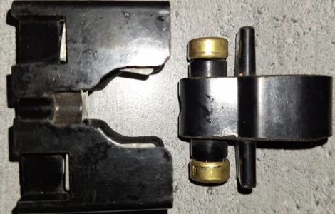 Тримач запобіжника ПР-1М з плавкою вставкою