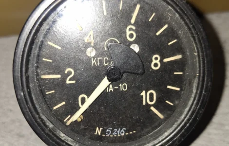 Манометр авіаційний МА-10
