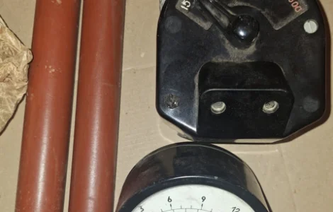 Кліщі електровимірювальні Ц90