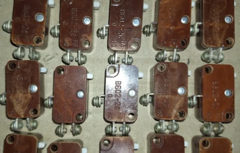 Мікроперемикач В602-2С