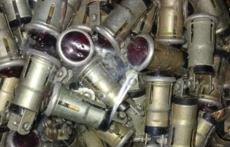 Куплю ліхтар контрольної лампи ПД20-Д1