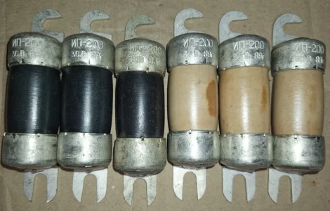 Запобіжник ИП-200 200А 30В