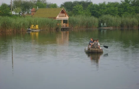 До Вашої уваги пропонуеться неперевершений VIP об єкт Озеро "Рай" на Закарпатті м.Берегово