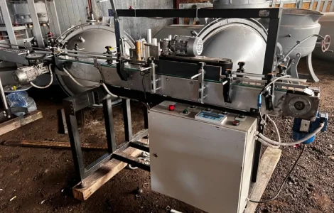 Машина етикетувальна