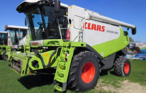 Потрібен комбайн для збору пізніх зернових (соя)