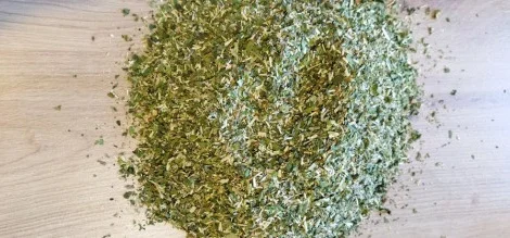 Коричнева махорка, висока якість