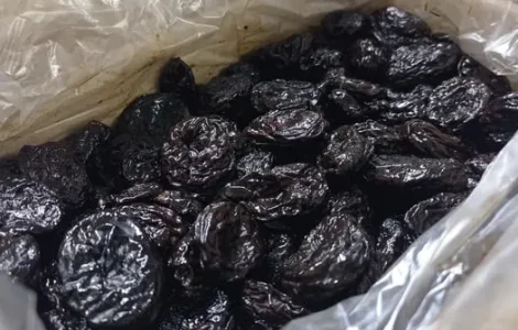 В’ялений чернослив без кісточок