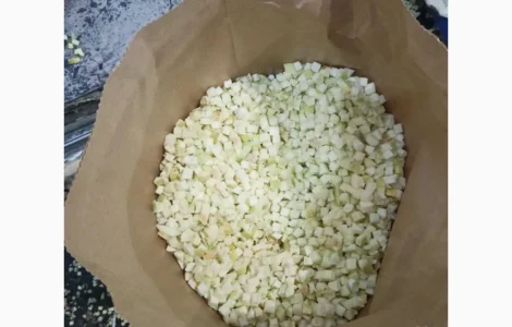 Продається заморожене зелене яблуко кубиками