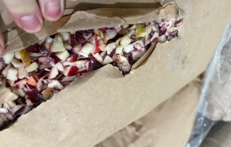 Пропонується заморожене яблуко кубиками