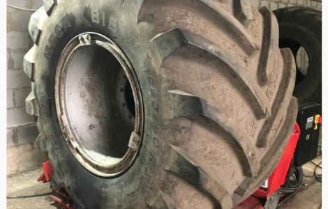 Шина 1050/50R32 Michelin для бурякозбиральных комбайнов