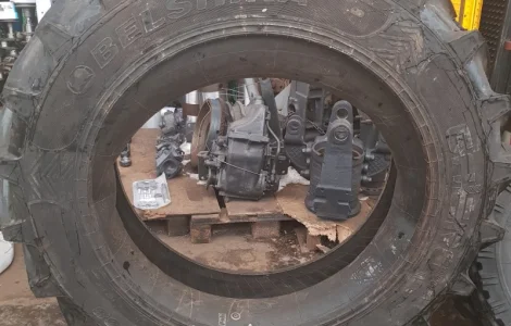 Шина МТЗ 15.5R38Ф-2А нс8 с камерой Белшина