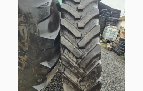 Бу шина VF 380/105R50 BKT опрыскиватель