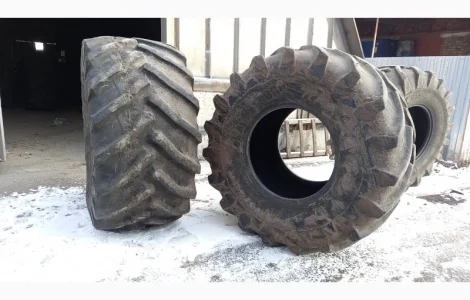 Бу шина 900/60R32 (35.5R32) Trelleborg (пара)