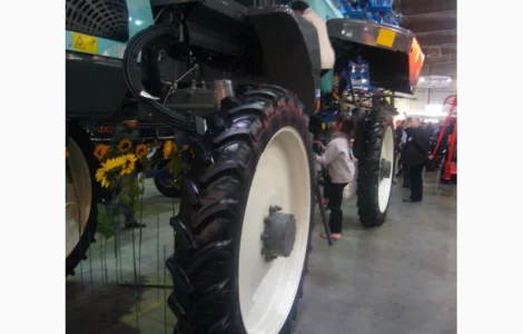 Шини і камери для оприскувачів і вантажних авто