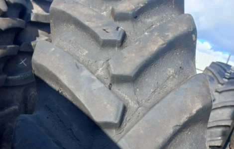 Бу шина 380/105r50 BKT