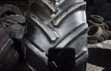 Бу шина 650/75R32 (24.5-R32) Continental на комбайн
