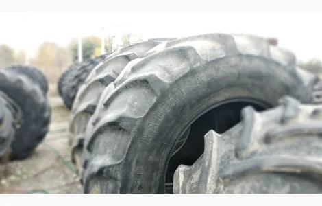 Шина бу 710/70R38 (28р38) Firestone (пара)
