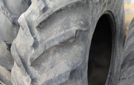 Бу шина 540/65R30 и 710/70R38 GoodYear Firestone для трактора John Deer