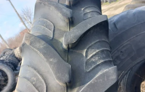 Бу шина 300/95r46 Taurus опрыскиватель