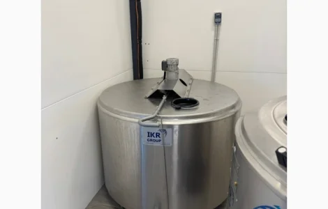 Охолоджувач молока DeLaval 700 літрів