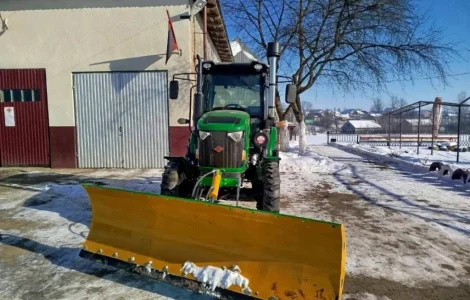 Відвал для снігу на мінітрактор