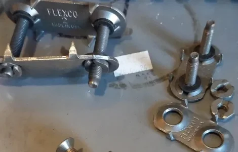 Механічні з'єднувачі Flexco Bolt Solid Plate 1"