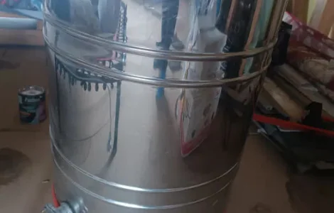 Продам медогонку Нержавейка б/у