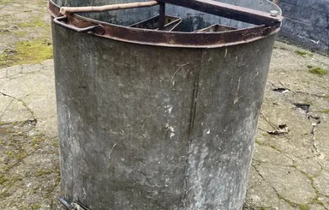 Продам медогонку на 2 рамки (ручна)