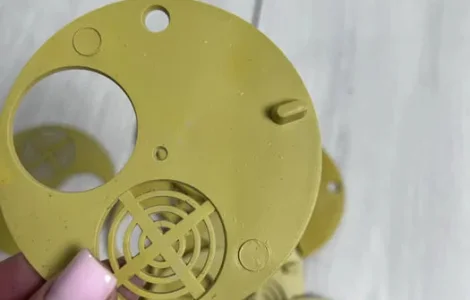 Летковый заградитель круглый пластмассовый