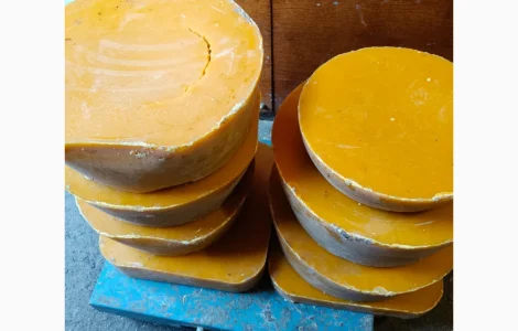 Продам пасічний та забрусний віск