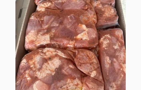 Шашлик зі свинини маринований з прянощами та травами