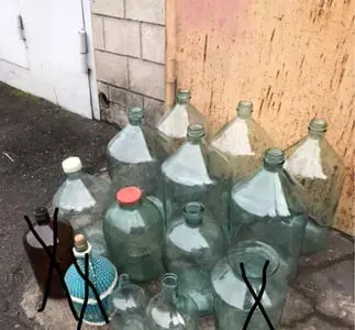 Бутли стеклянные 20л,10л,5л